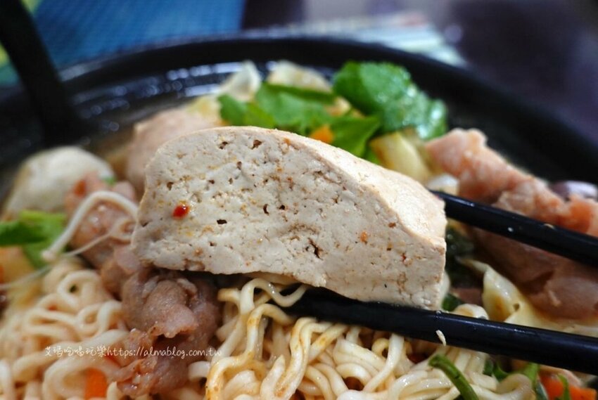 〖阿信手工臭豆腐〗草本發酵的臭豆腐！臭香味讓人吃上癮．大份量