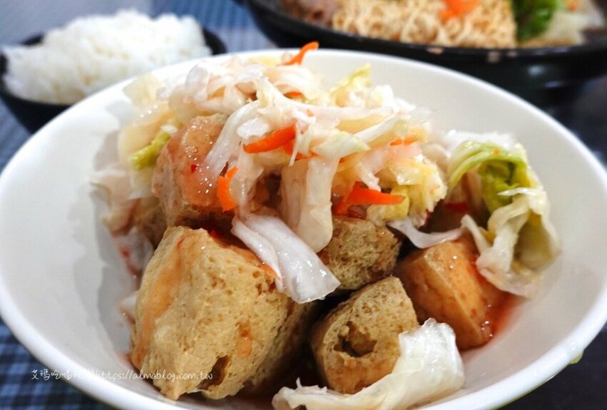 〖阿信手工臭豆腐〗草本發酵的臭豆腐！臭香味讓人吃上癮．大份量