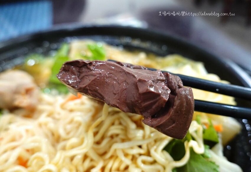 〖阿信手工臭豆腐〗草本發酵的臭豆腐！臭香味讓人吃上癮．大份量