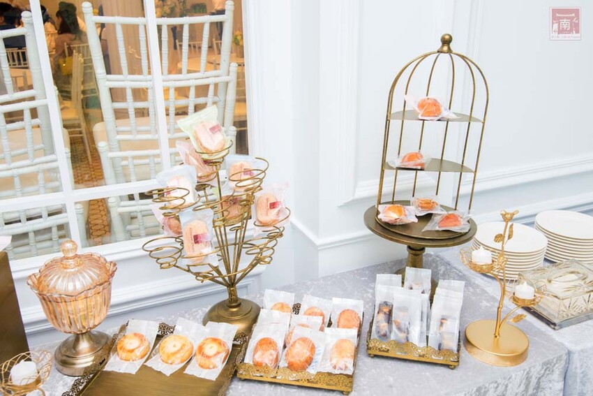 【臺南宴會】白色系歐式婚禮,可容納35桌的空間,適合宴會、會議及尾牙,活動包場也超合適~涵花庭會館 - 南人幫