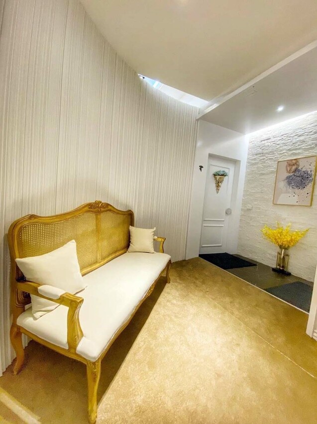 【臺南宴會】白色系歐式婚禮,可容納35桌的空間,適合宴會、會議及尾牙,活動包場也超合適~涵花庭會館 - 南人幫