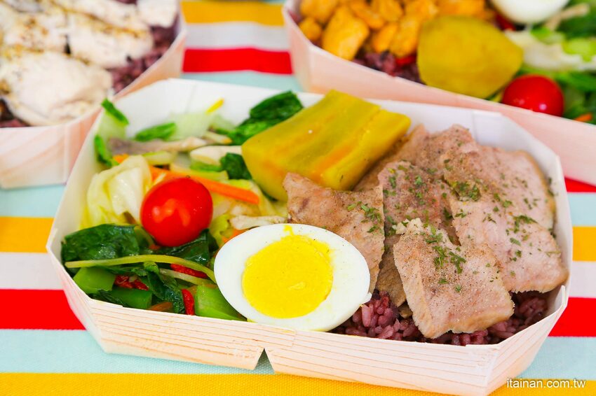 台南最美的便當店!低卡餐盒你不用再吃得很委屈很厭世!!來「開心製造所」開心吃飯、吃飯開心吧!! - 台南好Food遊