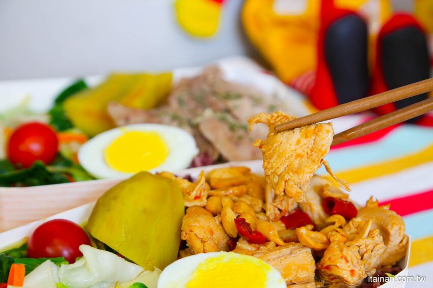 台南最美的便當店!低卡餐盒你不用再吃得很委屈很厭世!!來「開心製造所」開心吃飯、吃飯開心吧!! - 台南好Food遊