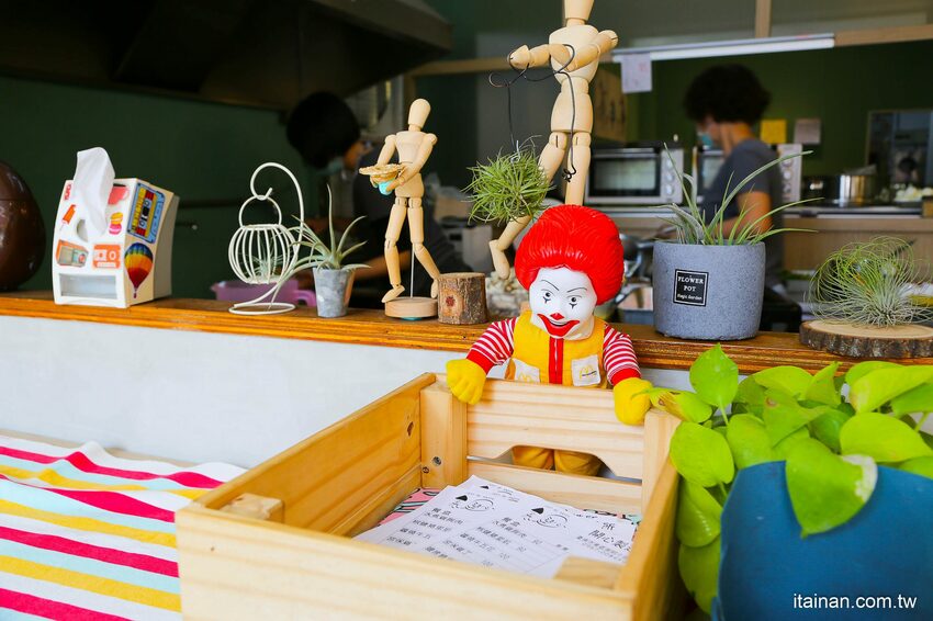 台南最美的便當店!低卡餐盒你不用再吃得很委屈很厭世!!來「開心製造所」開心吃飯、吃飯開心吧!! - 台南好Food遊