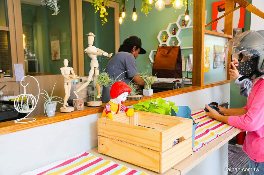 台南最美的便當店!低卡餐盒你不用再吃得很委屈很厭世!!來「開心製造所」開心吃飯、吃飯開心吧!! - 台南好Food遊