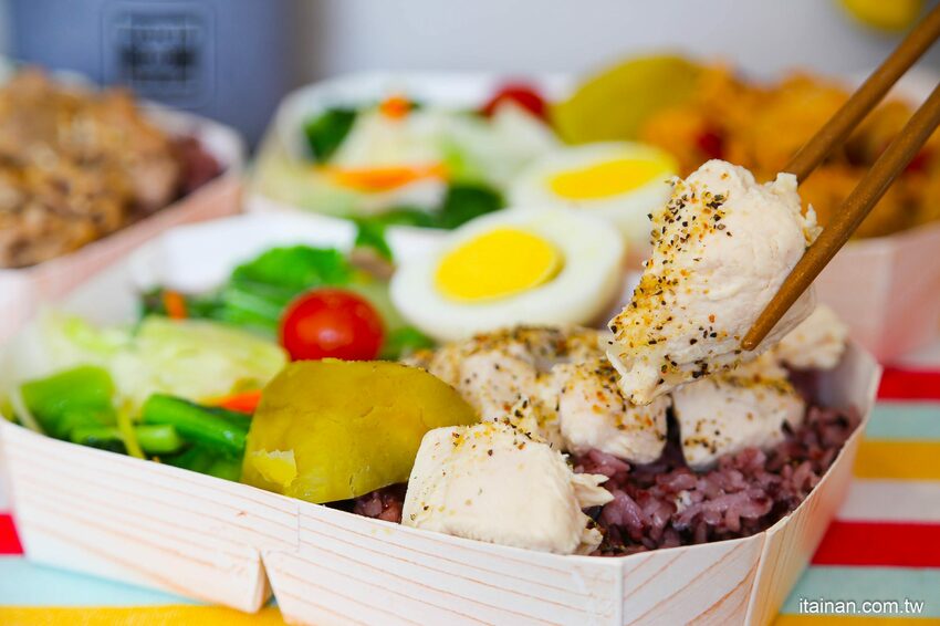 台南最美的便當店!低卡餐盒你不用再吃得很委屈很厭世!!來「開心製造所」開心吃飯、吃飯開心吧!! - 台南好Food遊