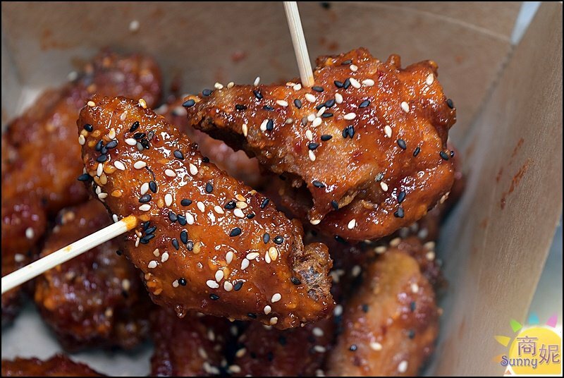 韓金量|一中中友逛街美食懷念韓國味!皮酥肉嫩一咬爆汁必點韓式炸雞.辣醬雞翅.雞腿排-商妮吃喝遊樂