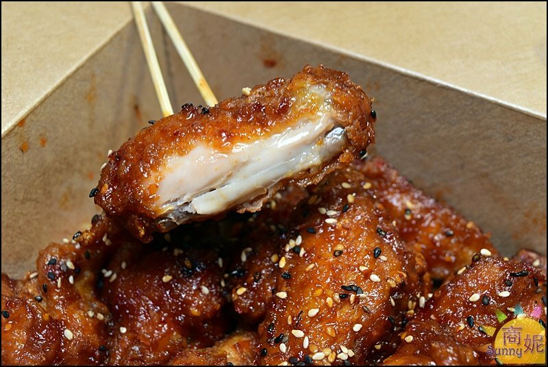 韓金量|一中中友逛街美食懷念韓國味!皮酥肉嫩一咬爆汁必點韓式炸雞.辣醬雞翅.雞腿排-商妮吃喝遊樂