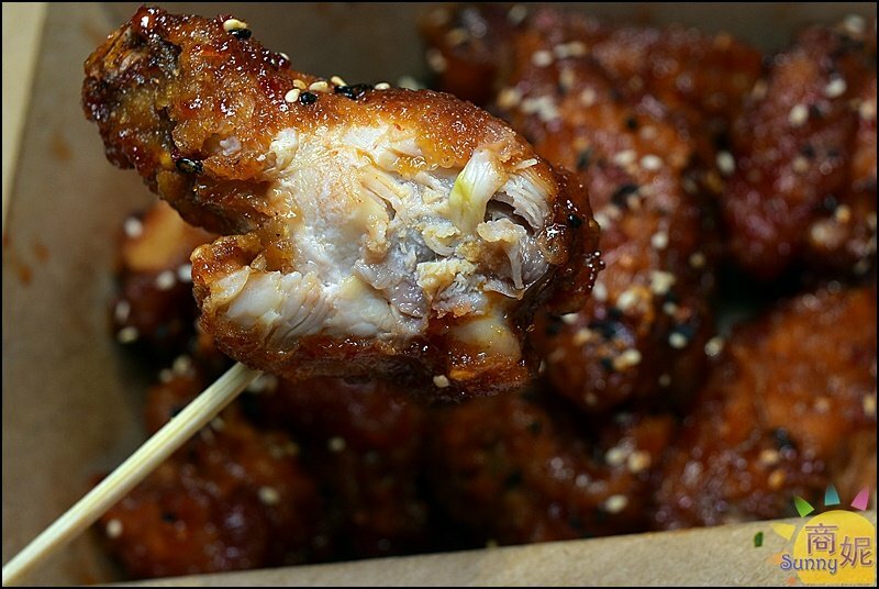 韓金量|一中中友逛街美食懷念韓國味!皮酥肉嫩一咬爆汁必點韓式炸雞.辣醬雞翅.雞腿排-商妮吃喝遊樂