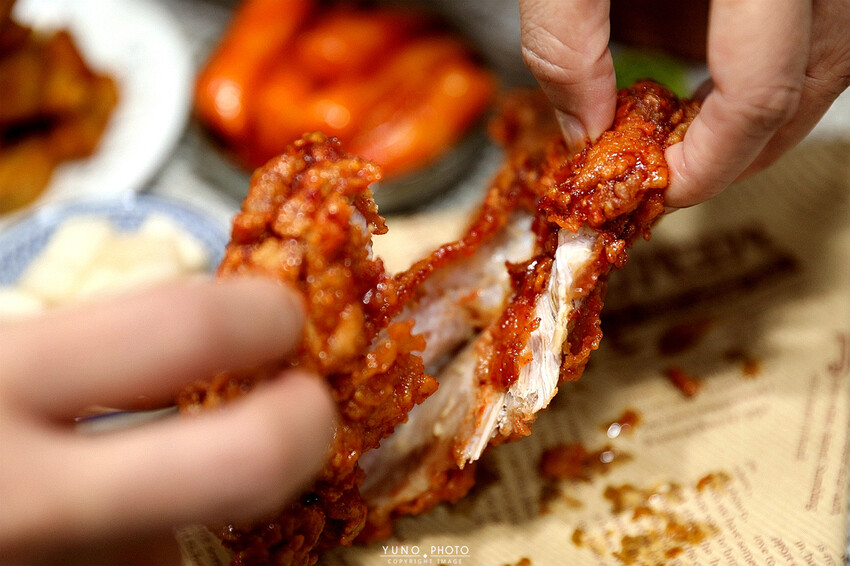 不用飛韓國 路邊攤韓式炸雞底加啦!辣的夠味的辣炒年糕搭配韓式炸雞 營業到凌晨一點半