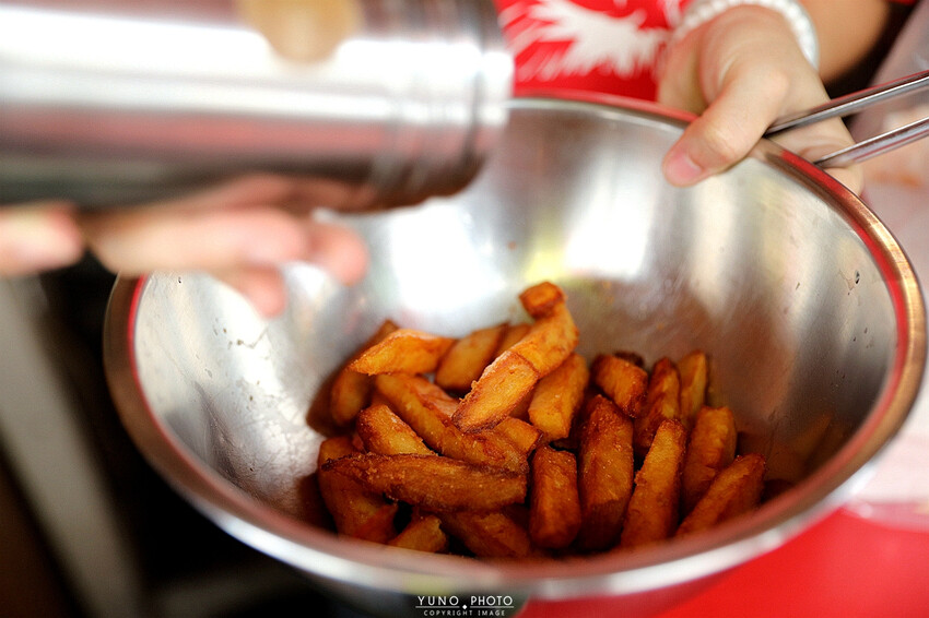 不用飛韓國 路邊攤韓式炸雞底加啦!辣的夠味的辣炒年糕搭配韓式炸雞 營業到凌晨一點半