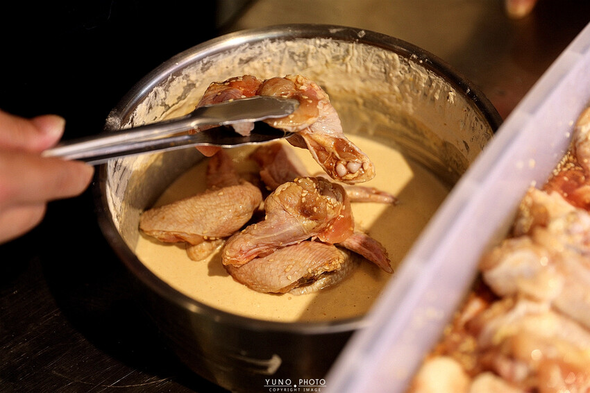 不用飛韓國 路邊攤韓式炸雞底加啦!辣的夠味的辣炒年糕搭配韓式炸雞 營業到凌晨一點半