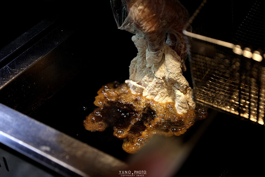 不用飛韓國 路邊攤韓式炸雞底加啦!辣的夠味的辣炒年糕搭配韓式炸雞 營業到凌晨一點半