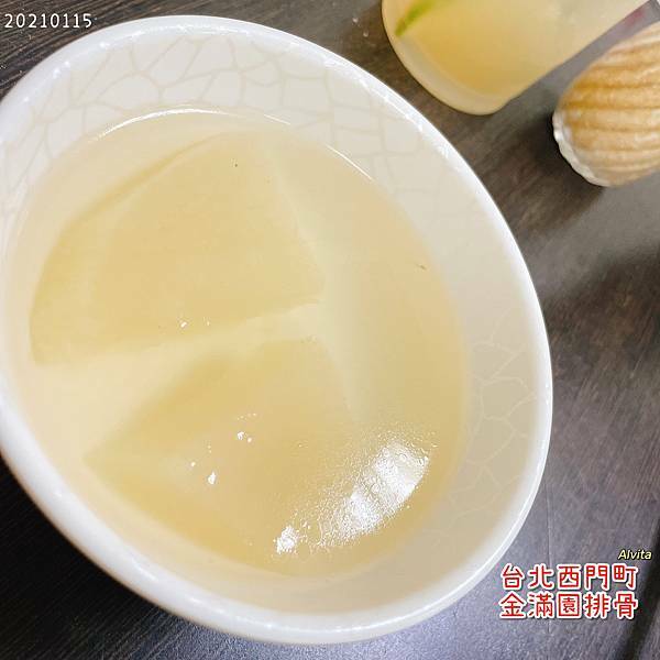 【台北。萬華】↠文文吃吃↠西門町紅牌48年排骨飯老店｜金滿園排骨 近峨眉停車場、捷運西門站