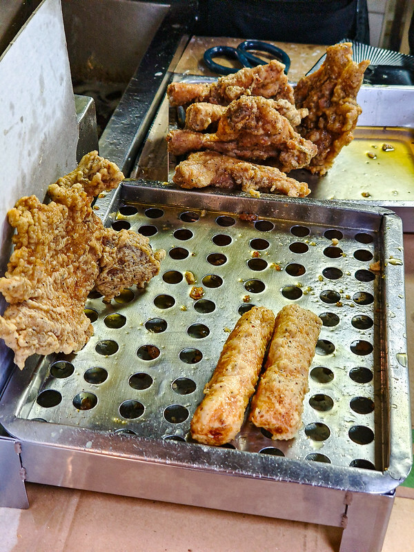 西門町必吃厚切炸排骨麵！金滿園排骨五十年老味道，吃過都說讚。