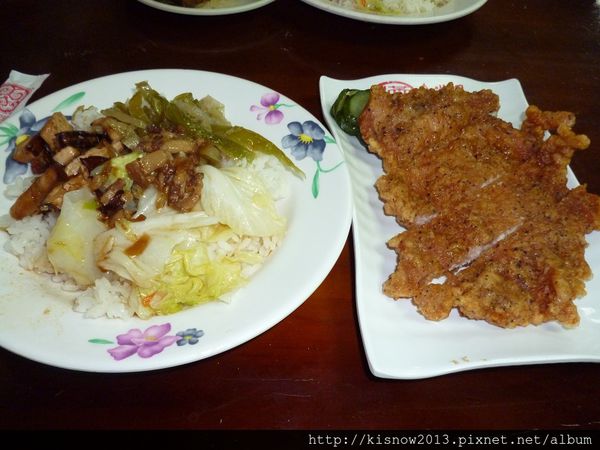 金滿園排骨(原金園排骨):外酥內嫩的排骨飯--金滿園排骨飯体驗心得
