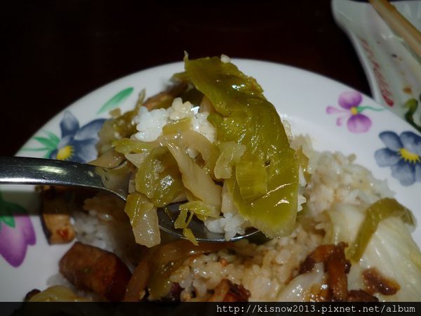 金滿園排骨(原金園排骨):外酥內嫩的排骨飯--金滿園排骨飯体驗心得