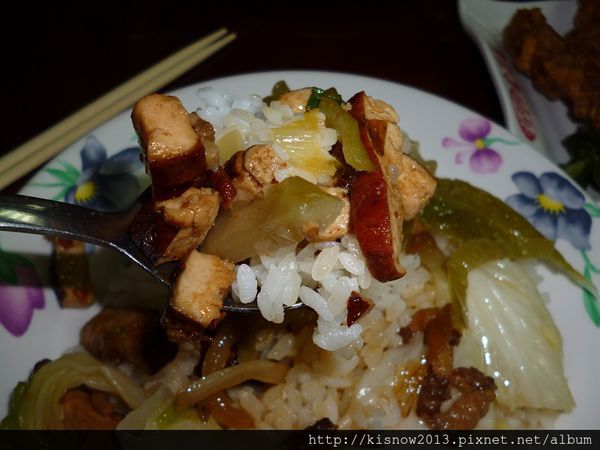 金滿園排骨(原金園排骨):外酥內嫩的排骨飯--金滿園排骨飯体驗心得