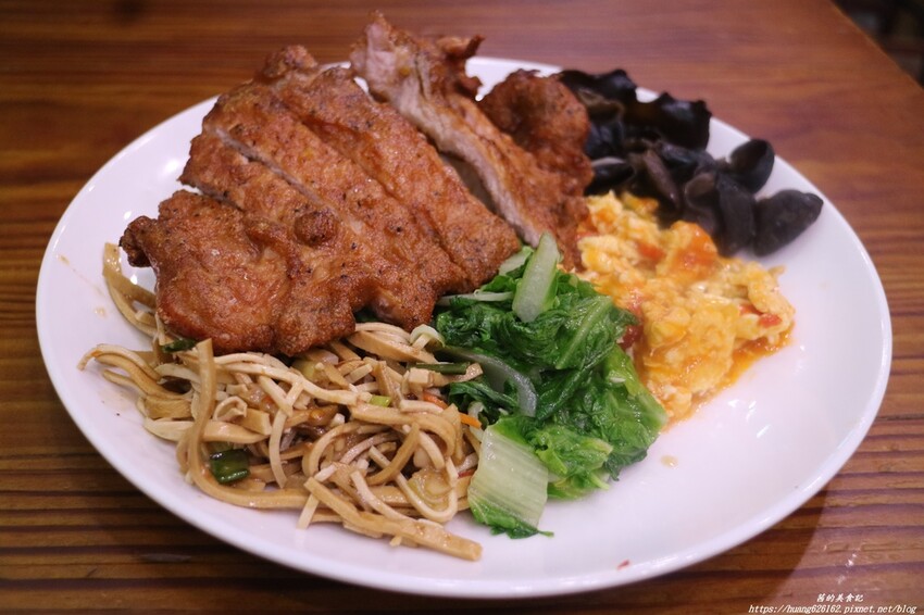 【台北萬華區】萬華美食60年老店『麗珠什錦麵』到底是麗珠什錦麵好吃,還是名廚什錦麵好吃?