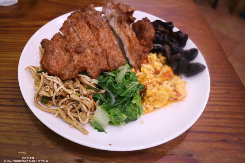 【台北萬華區】萬華美食60年老店『麗珠什錦麵』到底是麗珠什錦麵好吃,還是名廚什錦麵好吃?