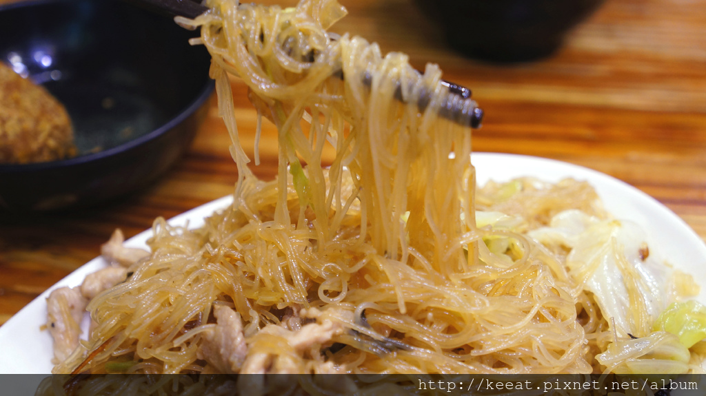 肉絲炒米粉 肉絲炒米粉