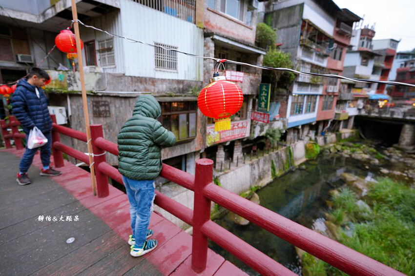 石碇老街美食 ，福寶飲食店、一粒粽、阿婆麻糬，吊腳樓、不見天