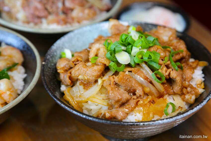 燒肉飯加溫泉蛋居然只要50元!!台南海安路「食之樂」在地美食私房料理(打卡送溫泉蛋) - 台南好Food遊