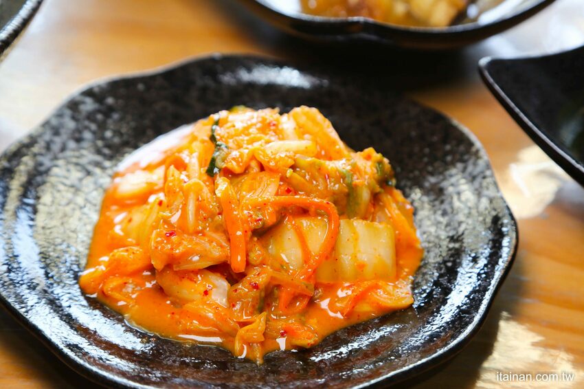 燒肉飯加溫泉蛋居然只要50元!!台南海安路「食之樂」在地美食私房料理(打卡送溫泉蛋) - 台南好Food遊