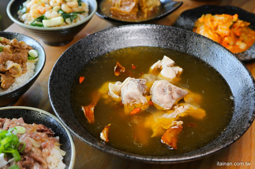 燒肉飯加溫泉蛋居然只要50元!!台南海安路「食之樂」在地美食私房料理(打卡送溫泉蛋) - 台南好Food遊