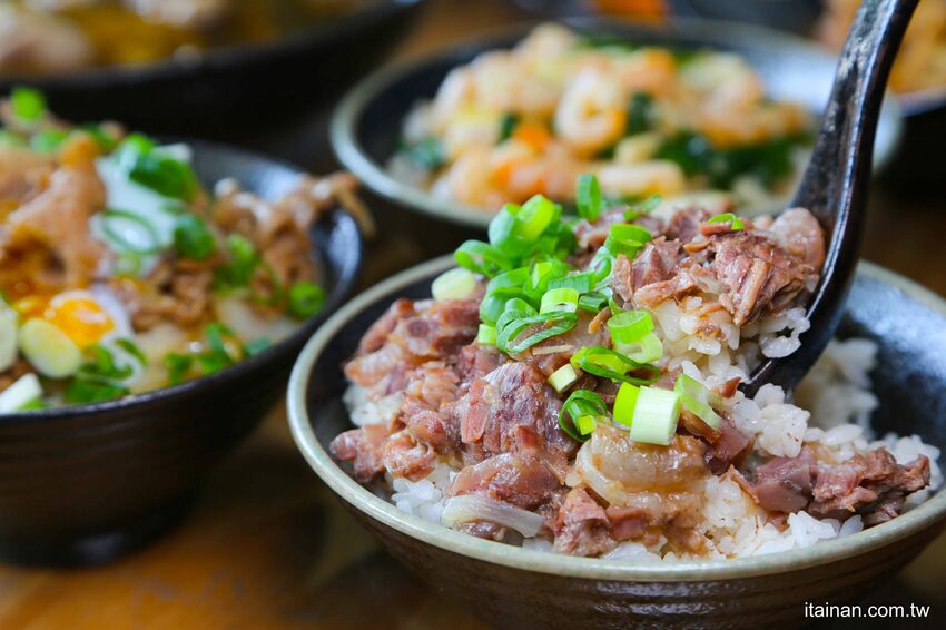 燒肉飯加溫泉蛋居然只要50元!!台南海安路「食之樂」在地美食私房料理(打卡送溫泉蛋) - 台南好Food遊