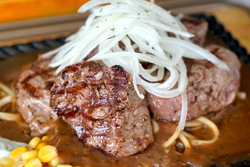 【彰化員林】王牪牛排.2D漫畫+軌道自動送餐的平價牛排店,好拍又好吃!