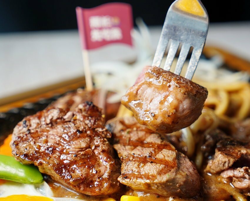 【彰化員林】王牪牛排.2D漫畫+軌道自動送餐的平價牛排店,好拍又好吃!