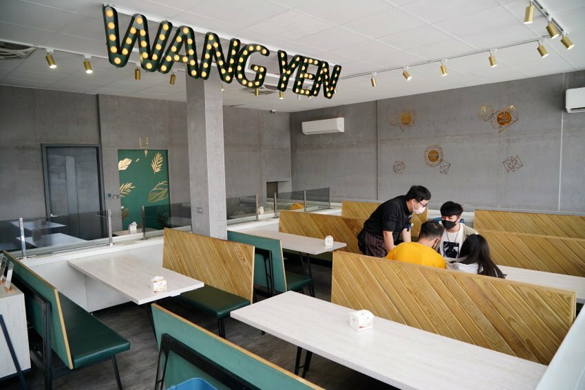 【彰化員林】王牪牛排.2D漫畫+軌道自動送餐的平價牛排店,好拍又好吃!