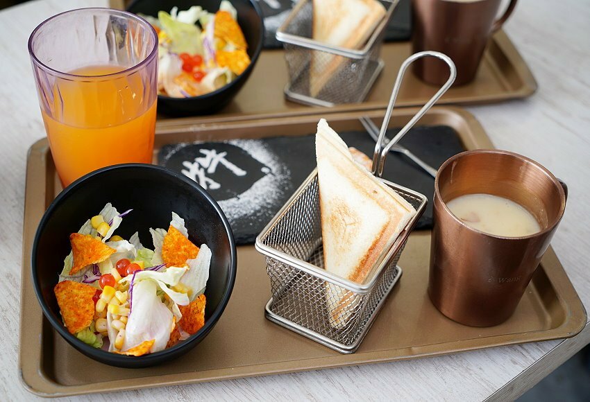 【彰化員林】王牪牛排.2D漫畫+軌道自動送餐的平價牛排店,好拍又好吃!