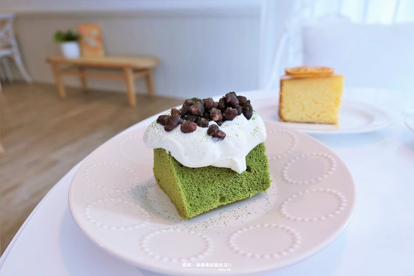 咖啡。台北★韓系清新風Soloist! Cafe 白色窗邊位享受午後陽光 - 妮妮˙ˇ˙用類單記錄生活!!