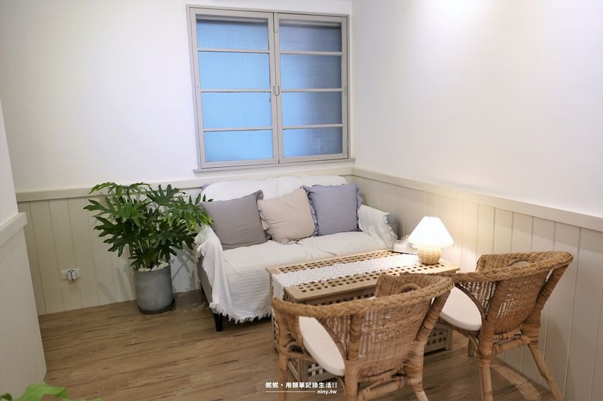 咖啡。台北★韓系清新風Soloist! Cafe 白色窗邊位享受午後陽光 - 妮妮˙ˇ˙用類單記錄生活!!