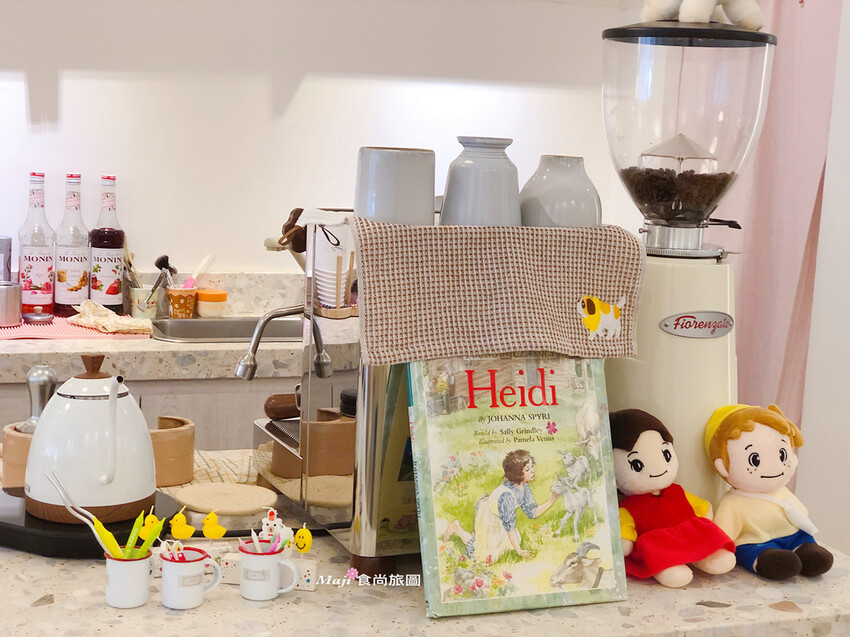 【台北-大安區】Soloist! Café彷彿走進童話故事世界的特色咖啡廳 六張犁捷運站的溫馨療癒系咖啡廳推薦