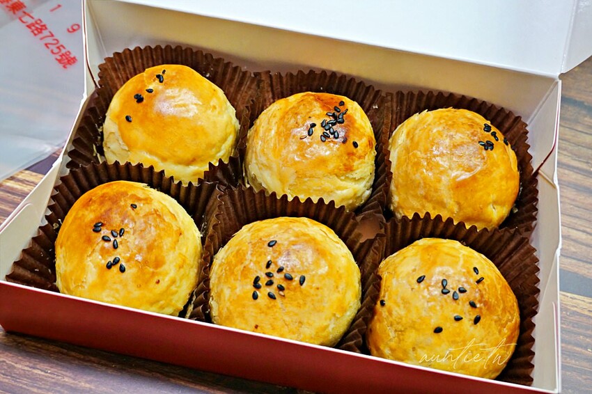 【台中】不二糕餅 (原不二製餅),酥鬆香濃吃到猛掉渣,台中蛋黃酥推薦