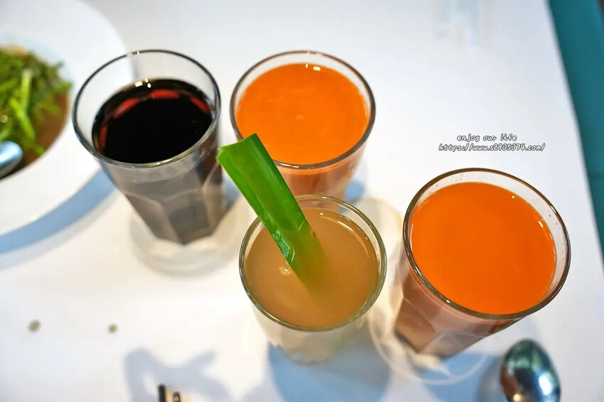 高雄泰菜攻略！夜泰美淨園農場店玻璃屋包廂超有Fu，親子同遊的好去處。