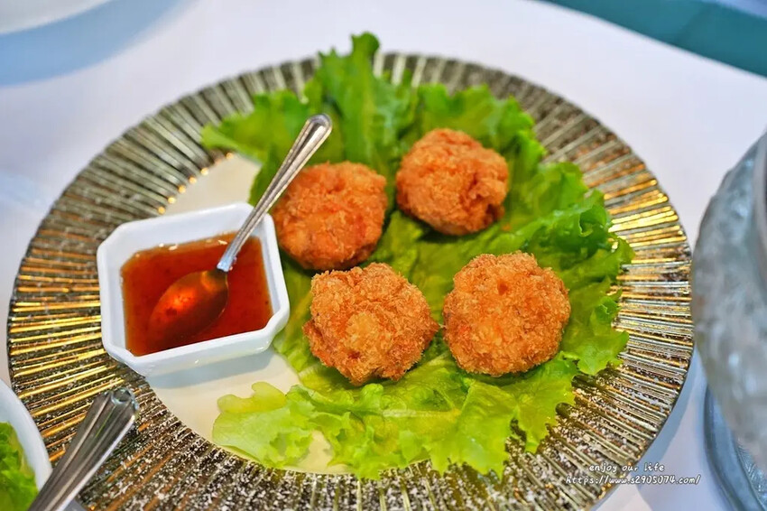 高雄泰菜攻略！夜泰美淨園農場店玻璃屋包廂超有Fu，親子同遊的好去處。