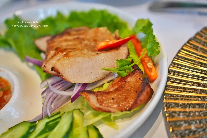 高雄泰菜攻略！夜泰美淨園農場店玻璃屋包廂超有Fu，親子同遊的好去處。