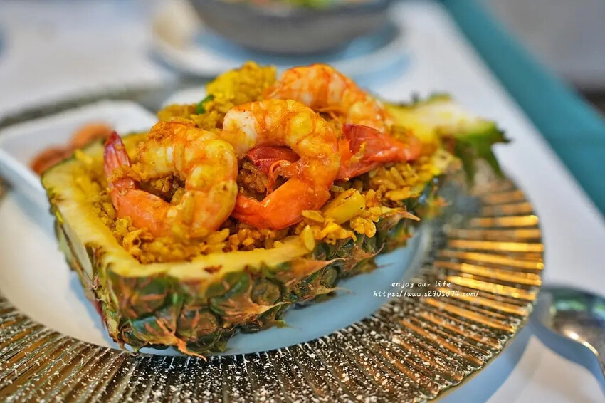 高雄泰菜攻略！夜泰美淨園農場店玻璃屋包廂超有Fu，親子同遊的好去處。