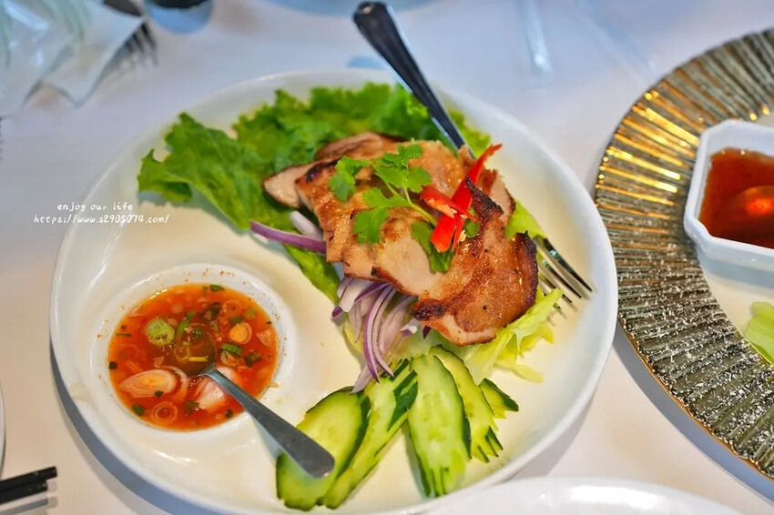 高雄泰菜攻略！夜泰美淨園農場店玻璃屋包廂超有Fu，親子同遊的好去處。