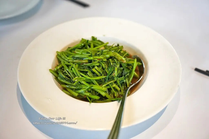 高雄泰菜攻略！夜泰美淨園農場店玻璃屋包廂超有Fu，親子同遊的好去處。