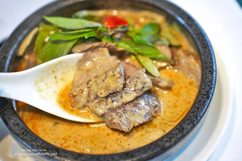 高雄泰菜攻略！夜泰美淨園農場店玻璃屋包廂超有Fu，親子同遊的好去處。