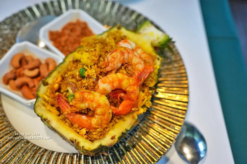 高雄泰菜攻略！夜泰美淨園農場店玻璃屋包廂超有Fu，親子同遊的好去處。