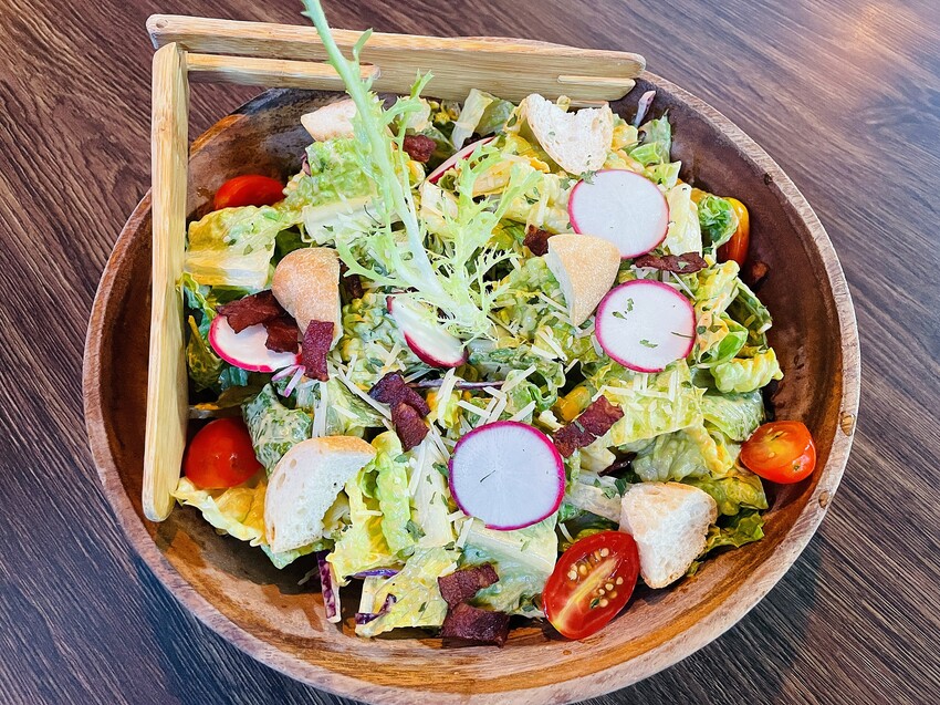 【ABV美式餐酒館】台北東區大安區美式餐廳推薦!以十九世紀淘金潮為發想,開礦拓荒極具野性的西部風格│300款的世界精釀啤酒任你挑│快揪三五好友一起大烤吃肉大口喝酒!