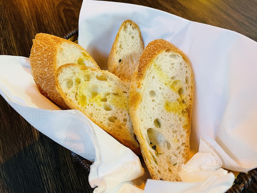 【ABV美式餐酒館】台北東區大安區美式餐廳推薦!以十九世紀淘金潮為發想,開礦拓荒極具野性的西部風格│300款的世界精釀啤酒任你挑│快揪三五好友一起大烤吃肉大口喝酒!