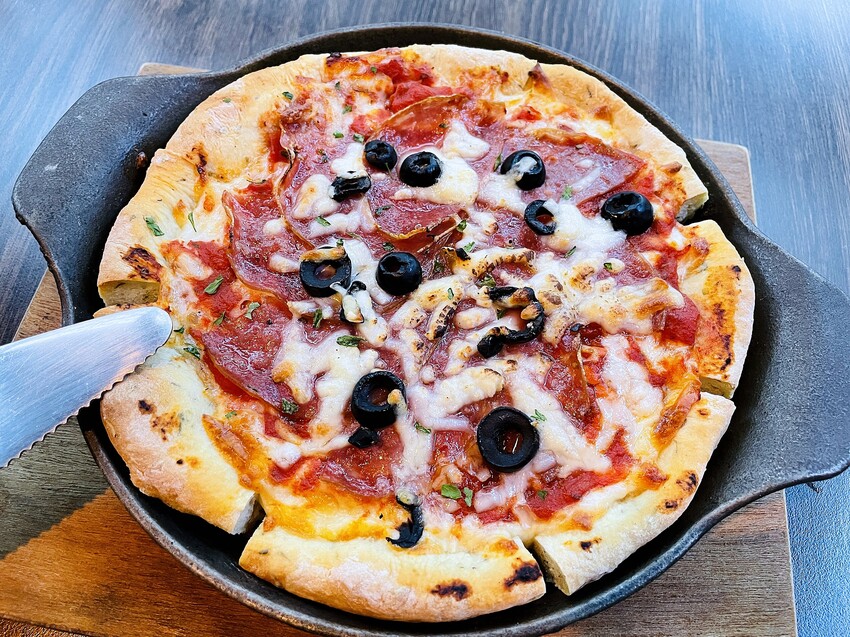 【ABV美式餐酒館】台北東區大安區美式餐廳推薦!以十九世紀淘金潮為發想,開礦拓荒極具野性的西部風格│300款的世界精釀啤酒任你挑│快揪三五好友一起大烤吃肉大口喝酒!