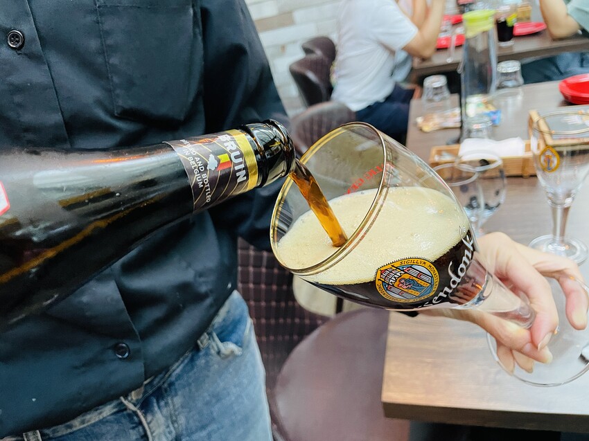 【ABV美式餐酒館】台北東區大安區美式餐廳推薦!以十九世紀淘金潮為發想,開礦拓荒極具野性的西部風格│300款的世界精釀啤酒任你挑│快揪三五好友一起大烤吃肉大口喝酒!